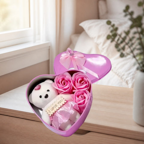 Coffret Ours en Roses – Bouquet Romantique avec Peluche - ambiance - Rose Eternelle La Boutique