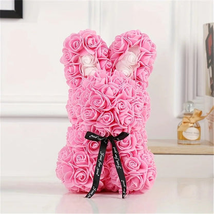 Lapin en Roses Éternelles – Le Cadeau Parfait pour Émerveiller