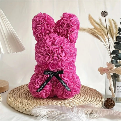Lapin en Roses Éternelles – Le Cadeau Parfait pour Émerveiller
