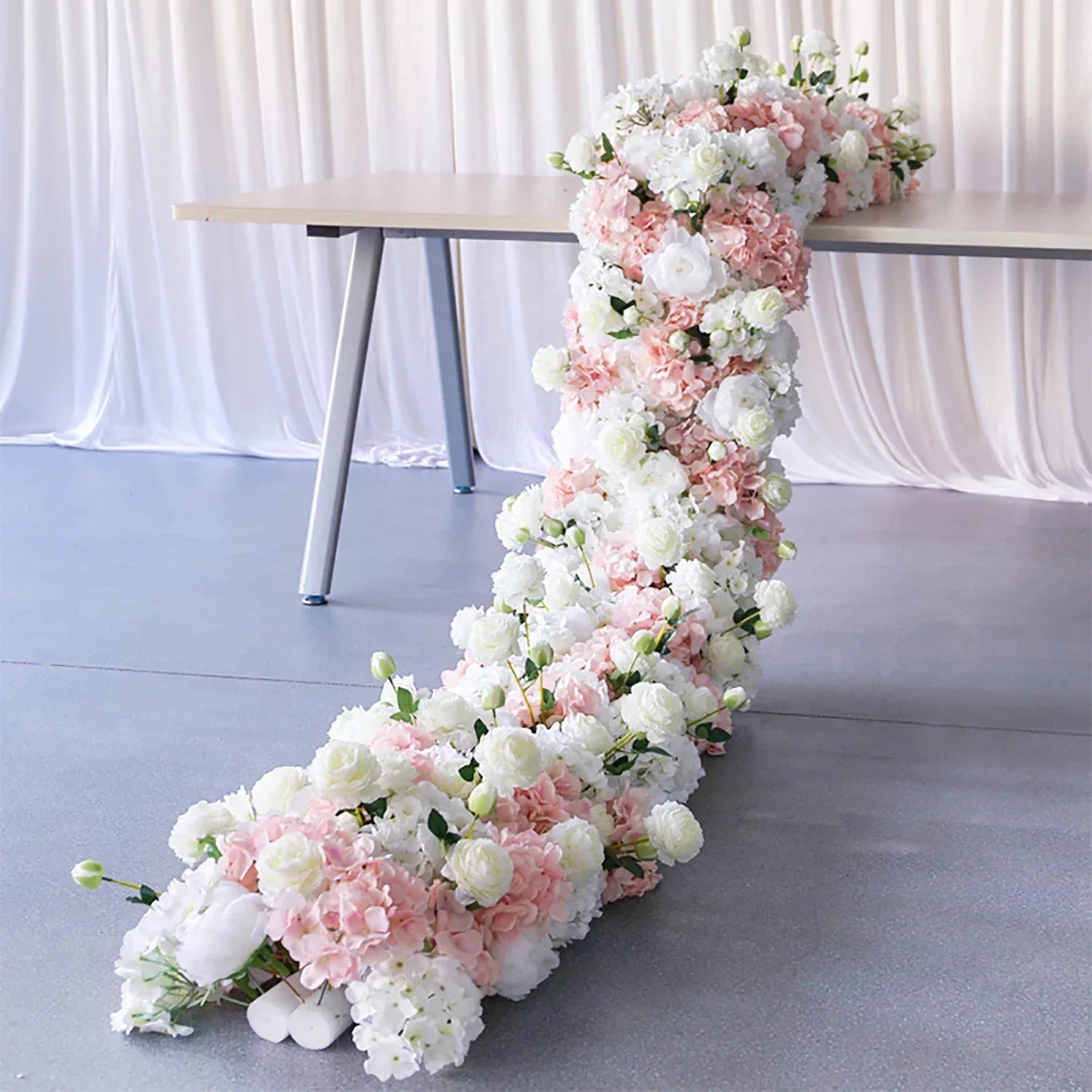 Chemin de Table Floral en Soie – Décoration Mariage & Centre de Table - Rose Eternelle La Boutique