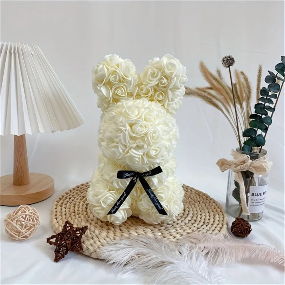 Lapin en Roses Éternelles – Le Cadeau Parfait pour Émerveiller