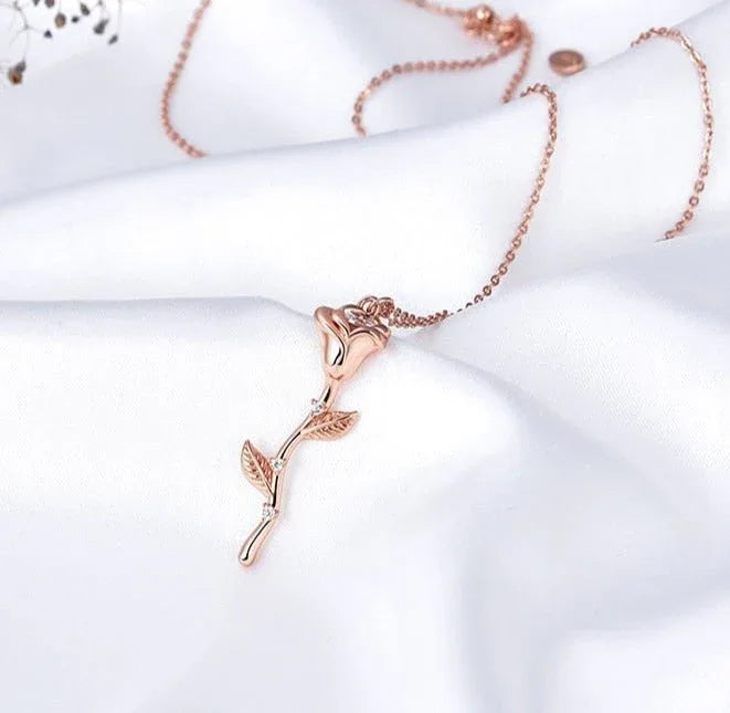 Collier en Argent avec pendentif en forme de Rose - Rose Eternelle La Boutique