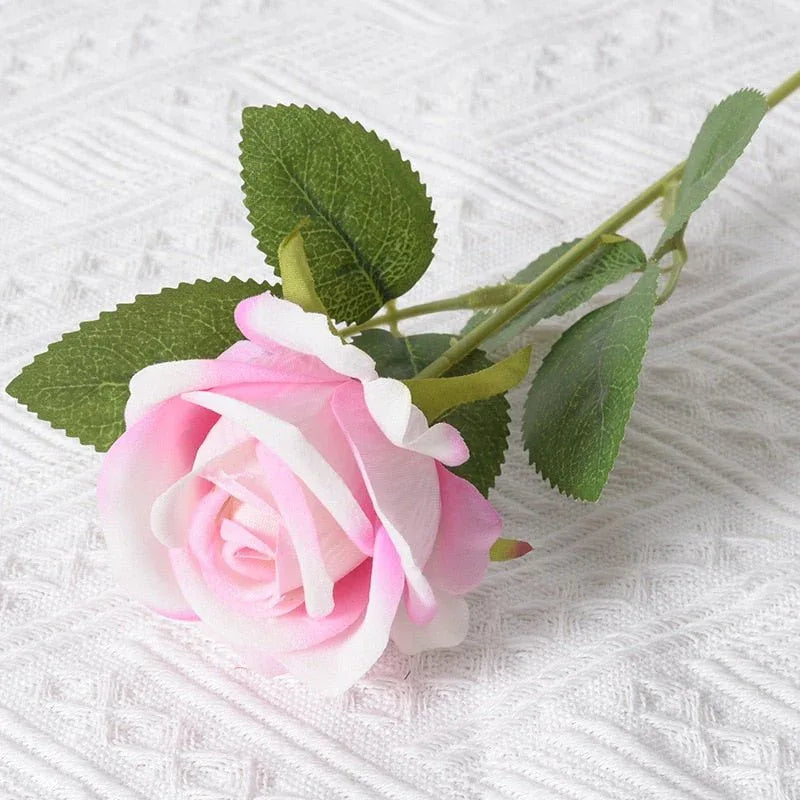 Bouquet de Fleurs composé de Rose en soie - Rose Eternelle La Boutique